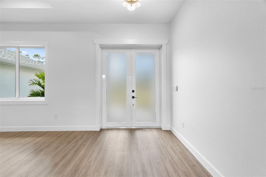 Spacious, unfurnished interior of a new home in , Port Charlotte (Image 28).