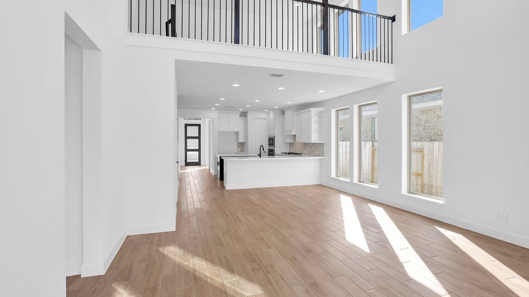 Spacious, unfurnished interior of a new home in Escondido 45', Magnolia (Image 13).