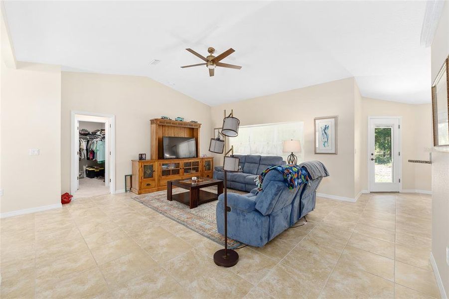 Furnished interior view inside a new home in Rainbow Springs, Dunnellon (Image 17).
