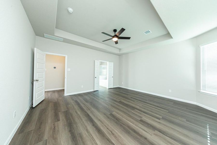 Spacious, unfurnished interior of a new home in Bluestem, Brookshire (Image 21). Spacious, unfurnished interior of a new home in Bluestem, Brookshire (Image 21).