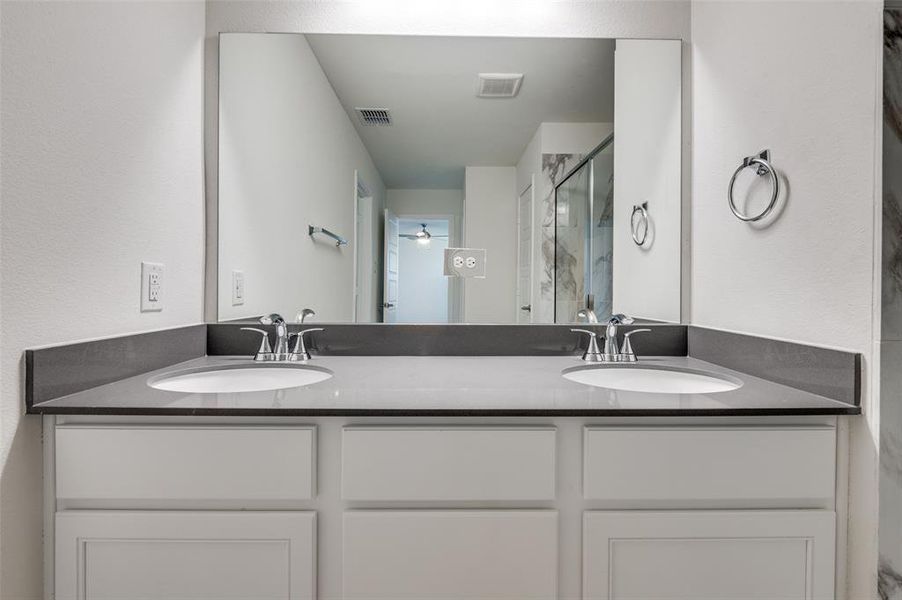 Furnished interior view inside a new home in Cottonwood Creek, Seagoville (Image 5).