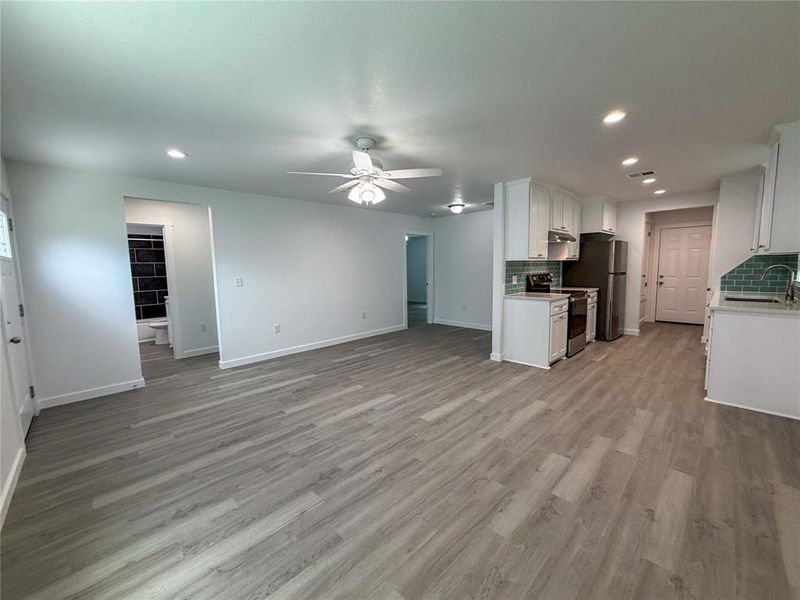 Spacious, unfurnished interior of a new home in , Waco (Image 17).