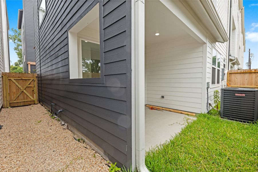 Exterior details and patio area of a home in , Houston (Image 19).