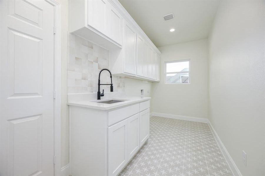 Furnished interior view inside a new home in , Terrell (Image 13).