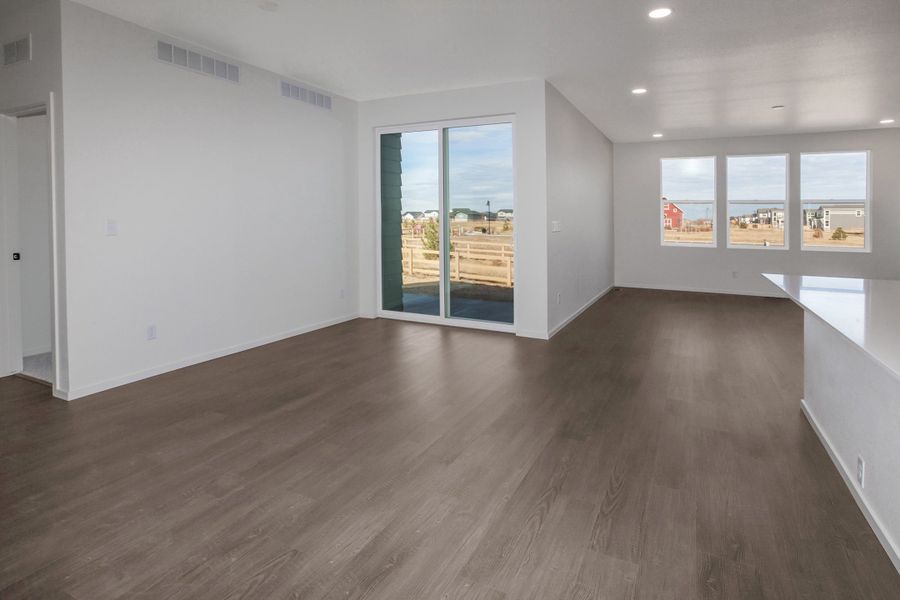 Spacious, unfurnished interior of a new home in Trailside, Timnath (Image 18).