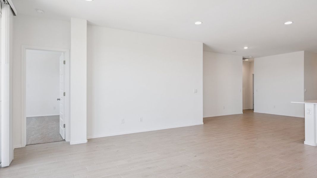 Spacious, unfurnished interior of a new home in Moonlight, Maricopa (Image 15).