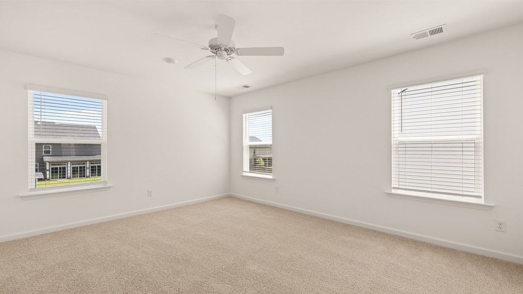 Spacious, unfurnished interior of a new home in Bridle Creek, Locust Grove (Image 26).