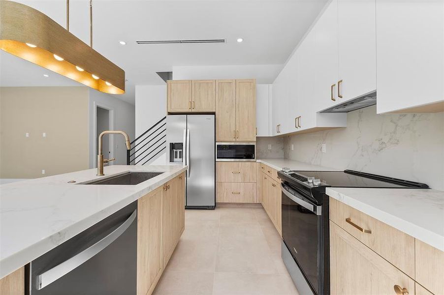 Furnished interior view inside a new home in , Fort Lauderdale (Image 8).