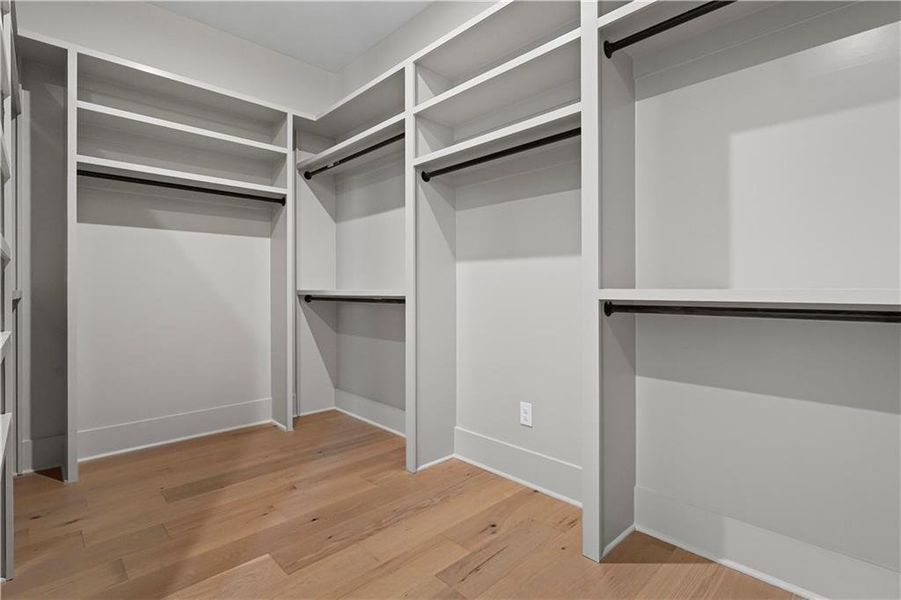 Spacious, unfurnished interior of a new home in , Gainesville (Image 21).