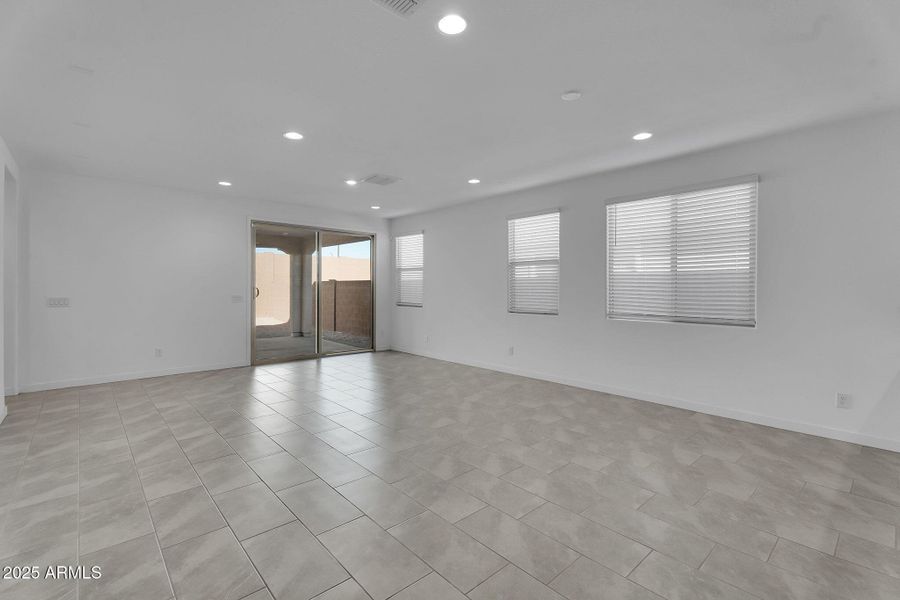 6-web-or-mls-Flower-7