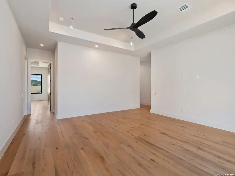 Spacious, unfurnished interior of a new home in , San Antonio (Image 34).