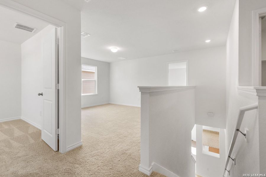 Spacious, unfurnished interior of a new home in Southton Cove, San Antonio (Image 16).
