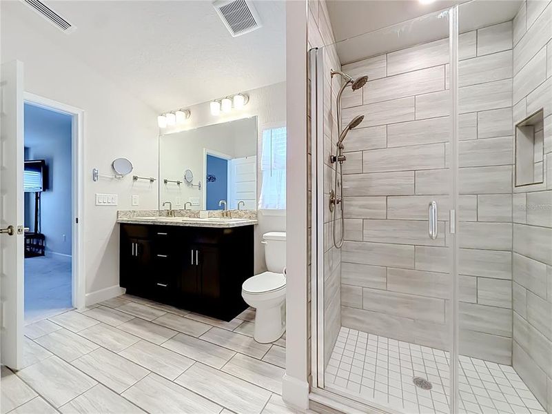 Furnished interior view inside a new home in , Spring Hill (Image 29).
