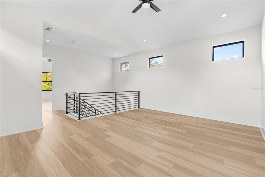 Spacious, unfurnished interior of a new home in , Safety Harbor (Image 36).