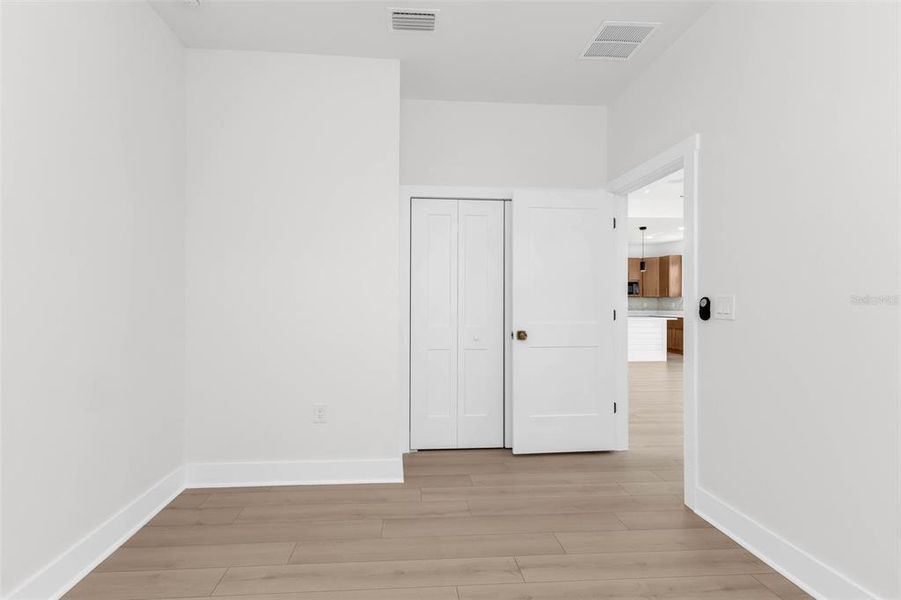 Spacious, unfurnished interior of a new home in , Placida (Image 36).