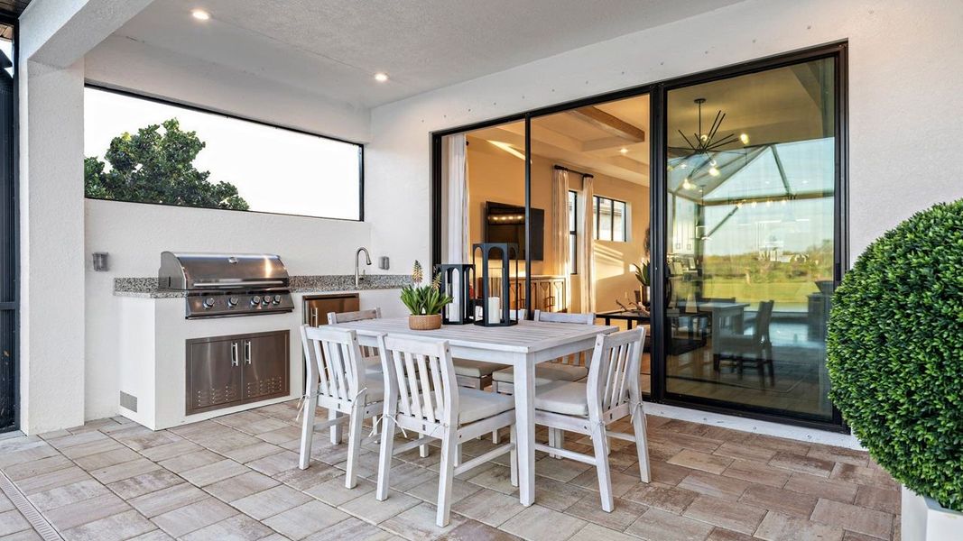 Lanai & Summer Kitchen