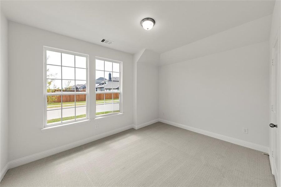 Spacious, unfurnished interior of a new home in Creekview Meadows, Pilot Point (Image 16).