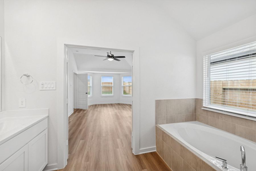 Furnished interior view inside a new home in Moran Ranch, Willis (Image 10).
