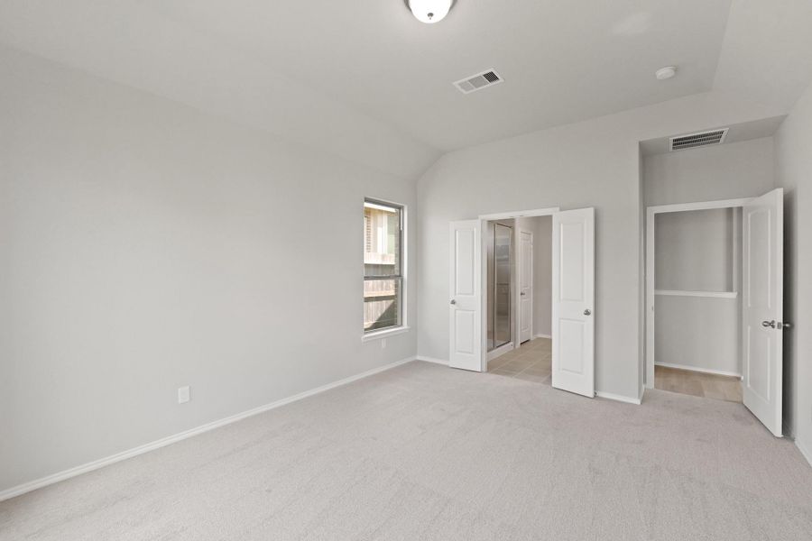 Spacious, unfurnished interior of a new home in The Trails, New Caney (Image 15).