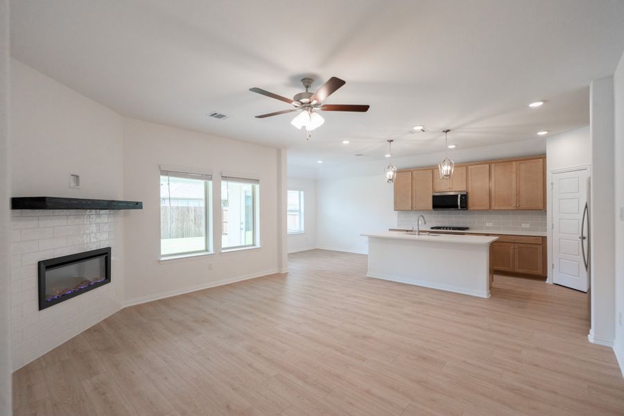 Spacious, unfurnished interior of a new home in Stark Farms, Denton (Image 20). Spacious, unfurnished interior of a new home in Stark Farms, Denton (Image 20).
