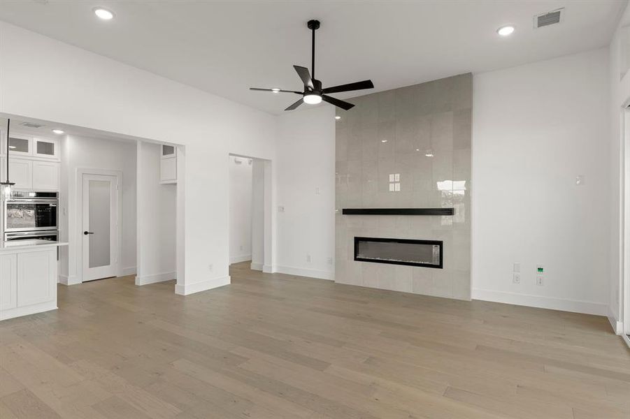 Spacious, unfurnished interior of a new home in Edgewood Creek, Celina (Image 30).