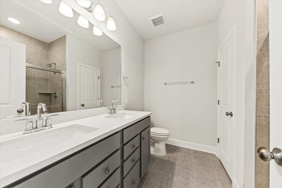 Owner's Suite Bathroom Owner's Suite Bathroom