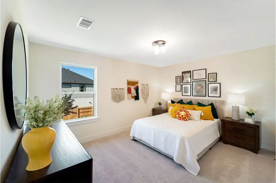 Furnished interior view inside a new home in McCain's Station, Gallatin (Image 21).