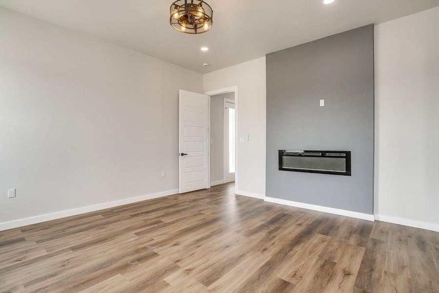 Spacious, unfurnished interior of a new home in , Glen Rose (Image 24).