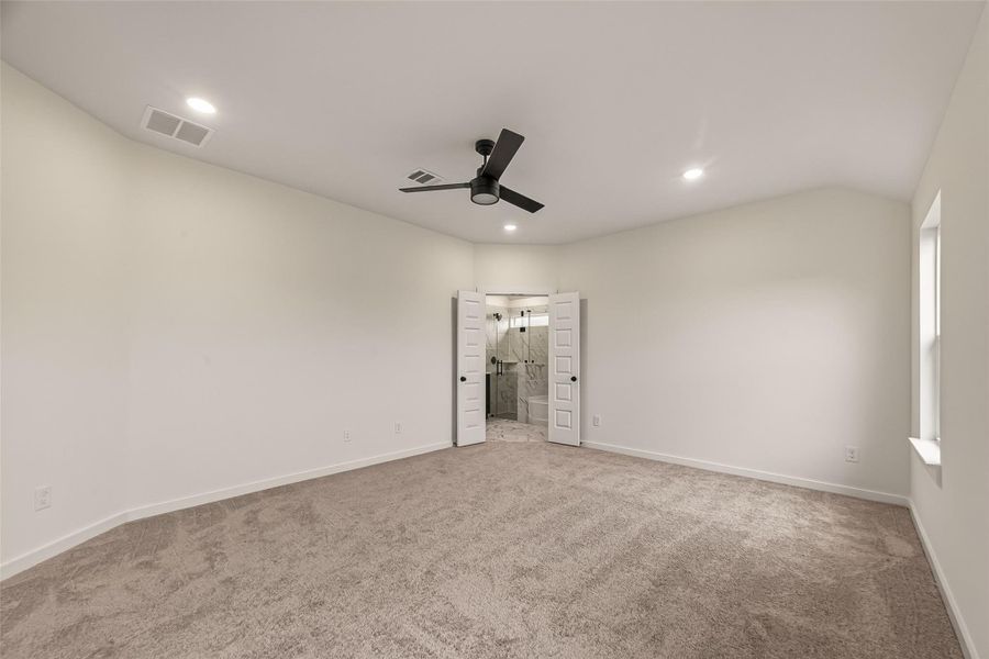 Spacious, unfurnished interior of a new home in Foxtail Palms, Manvel (Image 31). Spacious, unfurnished interior of a new home in Foxtail Palms, Manvel (Image 31).