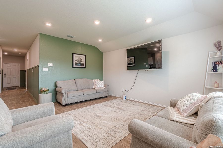 Furnished interior view inside a new home in Arroyo Ranch, Seguin (Image 10).