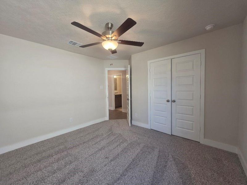 Spacious, unfurnished interior of a new home in , Brenham (Image 9).