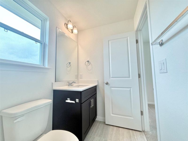 Furnished interior view inside a new home in Porter Country, Buda (Image 4).