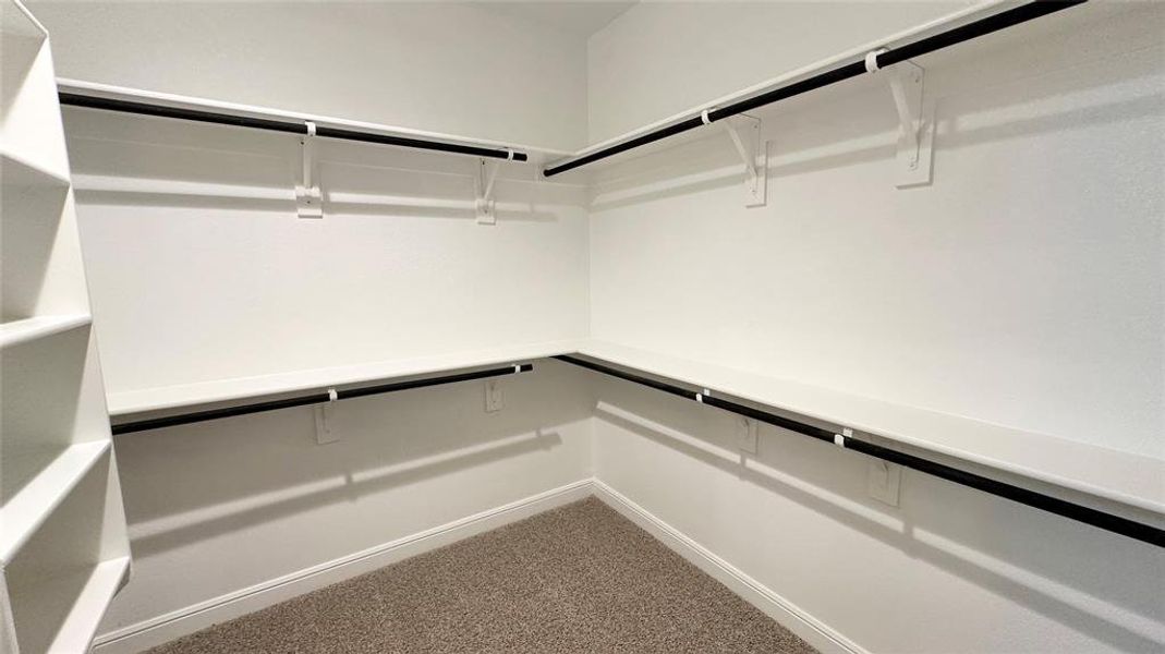 Spacious, unfurnished interior of a new home in Rock Creek Ranch, Fort Worth (Image 17). Spacious, unfurnished interior of a new home in Rock Creek Ranch, Fort Worth (Image 17).