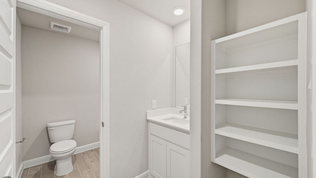 Furnished interior view inside a new home in Legado, Cleburne (Image 7).