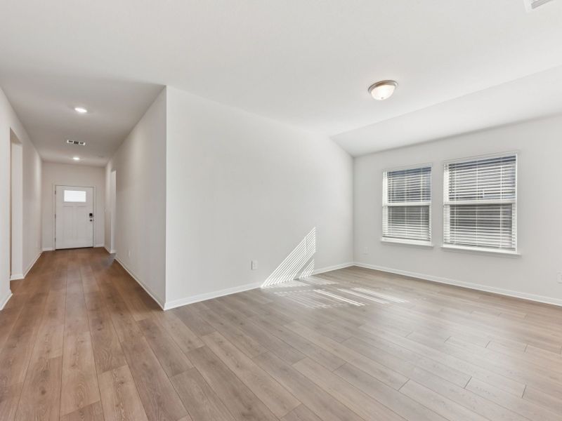 Spacious, unfurnished interior of a new home in Prairie Winds - Boulevard Collection, Hutto (Image 11).