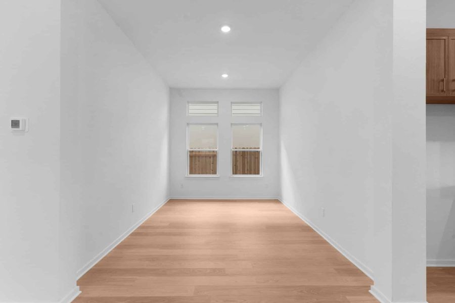 Spacious, unfurnished interior of a new home in Nolina, Georgetown (Image 17).