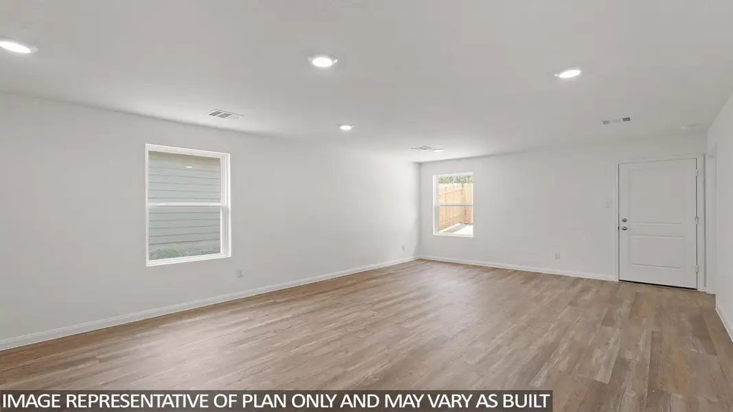 Spacious, unfurnished interior of a new home in McCrorey Trails, Conroe (Image 9).