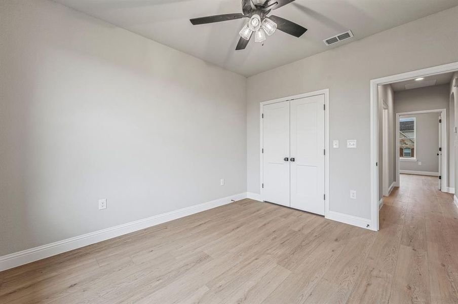 Spacious, unfurnished interior of a new home in , Glen Rose (Image 16). Spacious, unfurnished interior of a new home in , Glen Rose (Image 16).