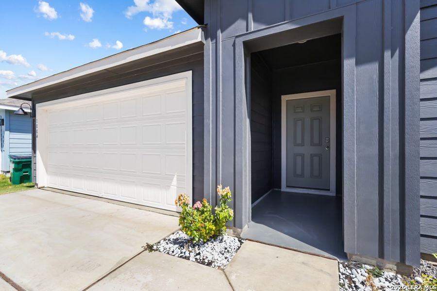 Exterior details and patio area of a home in Swenson Heights, Seguin (Image 27).
