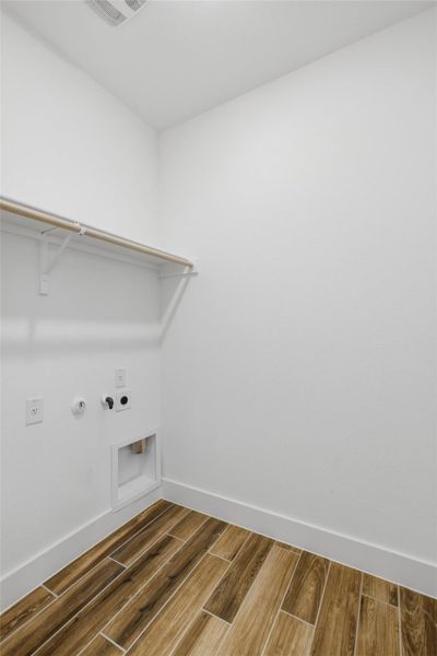 Spacious, unfurnished interior of a new home in Enclave at Cele, Pflugerville (Image 23).