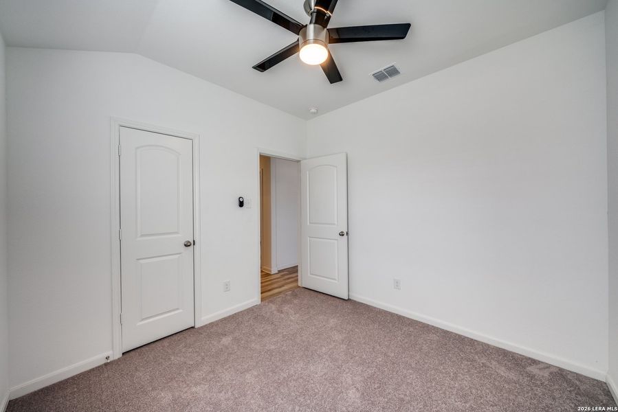 Spacious, unfurnished interior of a new home in , San Antonio (Image 20).