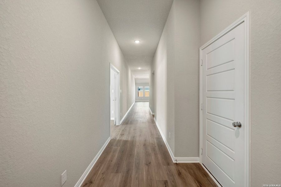 Spacious, unfurnished interior of a new home in Greenspoint Heights, Seguin (Image 24).