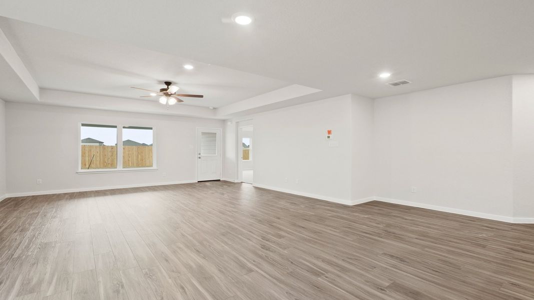 Spacious, unfurnished interior of a new home in Swenson Heights, Seguin (Image 18).