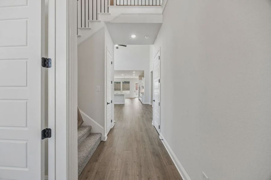 Spacious, unfurnished interior of a new home in Las Lomas, Forney (Image 23). Spacious, unfurnished interior of a new home in Las Lomas, Forney (Image 23).