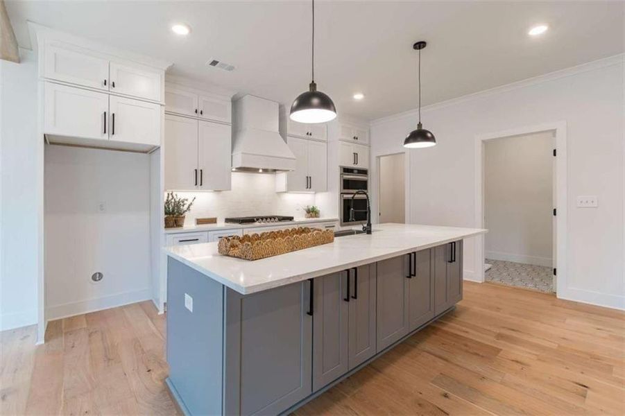 Furnished interior view inside a new home in , Gainesville (Image 8).