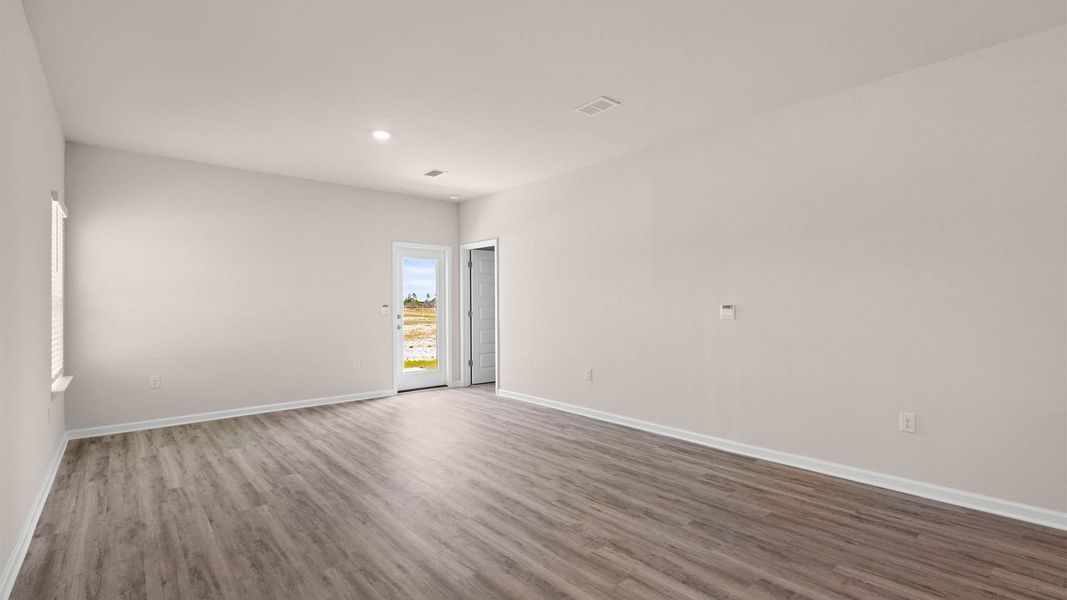 Spacious, unfurnished interior of a new home in Liberty, Panama City (Image 14).