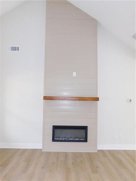 Spacious, unfurnished interior of a new home in , Dahlonega (Image 26).