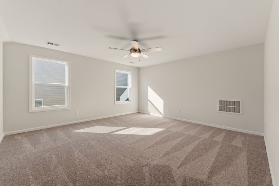 Spacious, unfurnished interior of a new home in Landmark Commons, Boiling Springs (Image 23).