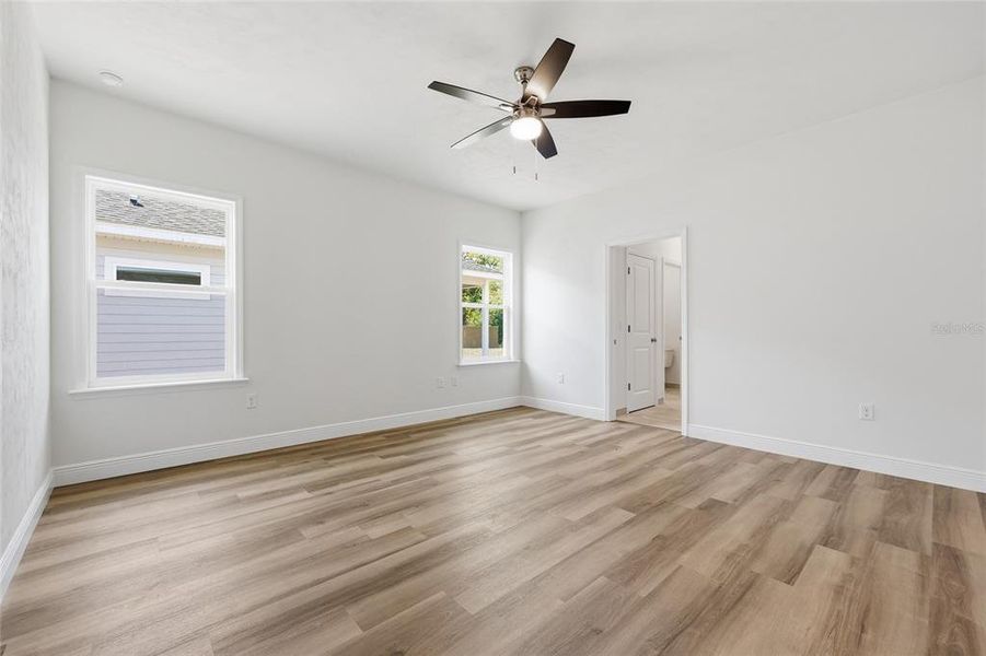 Spacious, unfurnished interior of a new home in Grand Oaks, Gainesville (Image 20).