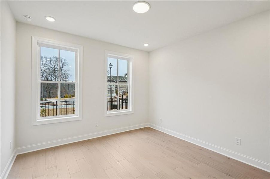Spacious, unfurnished interior of a new home in Ward's Crossing Townhomes, Johns Creek (Image 24).